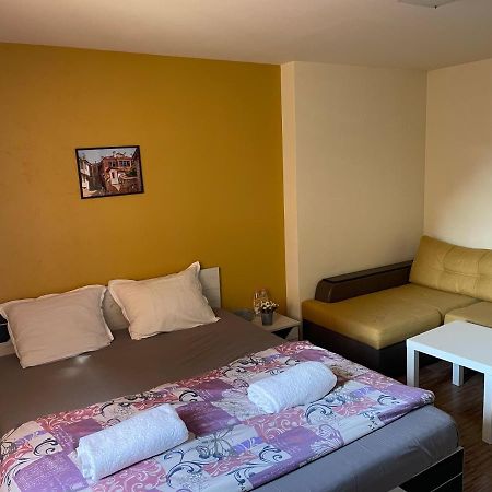 Manana House Hotel Plovdiv Ngoại thất bức ảnh